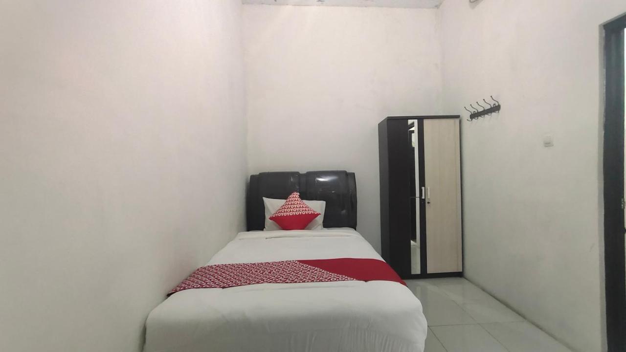 Oyo 90157 Griya Andon Syariah Hotel Cirebon Exterior photo
