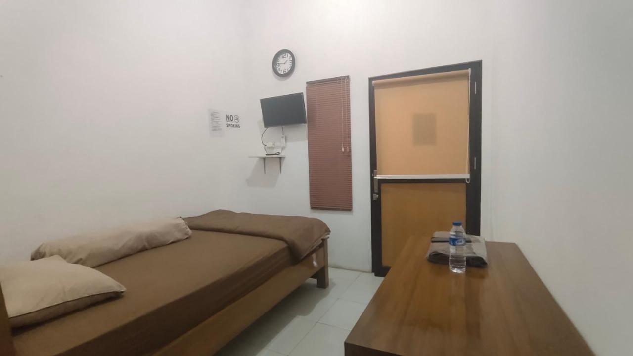 Oyo 90157 Griya Andon Syariah Hotel Cirebon Exterior photo